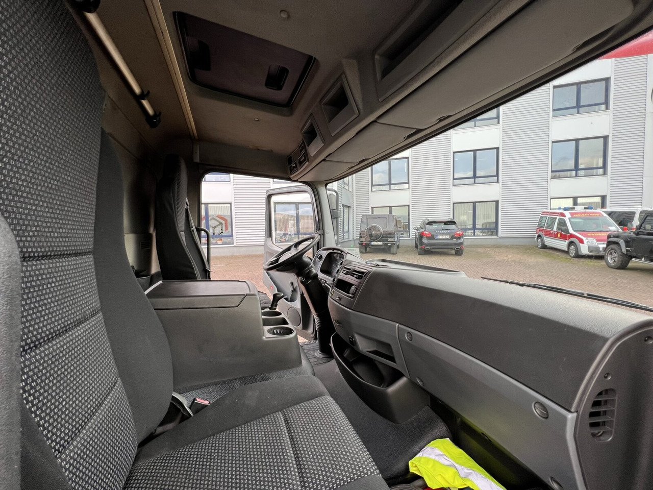 Mercedes-Benz Atego 816 L 4x2 Atego 816 L 4x2 mit LBW, 4x Vorhanden! - Kravas automašīna ar slēgto virsbūvi: foto 3 Mercedes-Benz Atego 816 L 4x2 Atego 816 L 4x2 mit LBW, 4x Vorhanden! - Kravas automašīna ar slēgto virsbūvi: foto 3