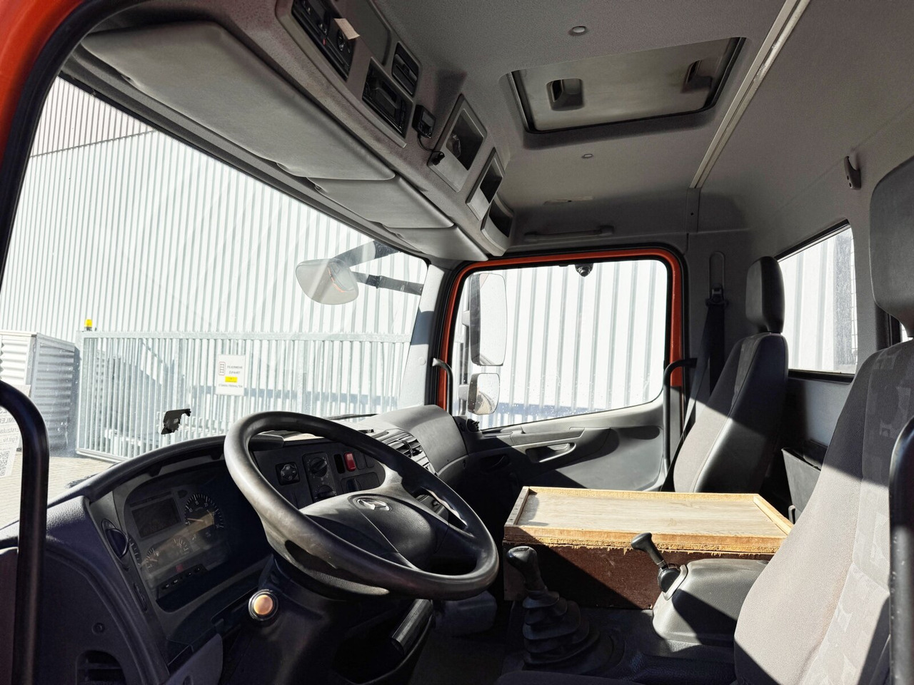 Mercedes-Benz Atego 818 K 4x2 Atego 818 K 4x2, 2x AHK - Kravas automašīna pašizgāzējs: foto 2 Mercedes-Benz Atego 818 K 4x2 Atego 818 K 4x2, 2x AHK - Kravas automašīna pašizgāzējs: foto 2