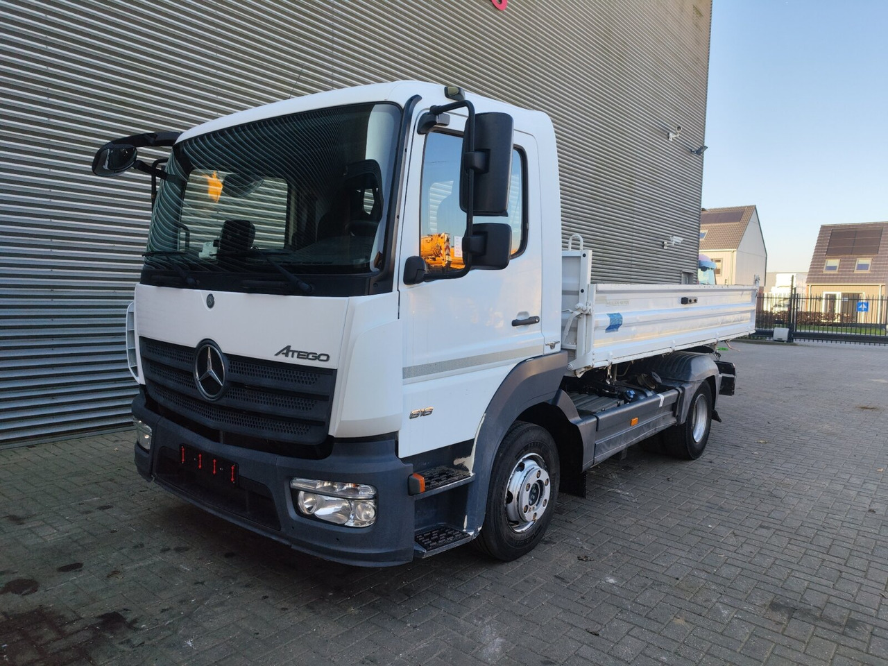Mercedes-Benz Atego 818 K 4x2 Atego 818 K 4x2, Meiller-Kipper, - Kravas automašīna pašizgāzējs: foto 1 Mercedes-Benz Atego 818 K 4x2 Atego 818 K 4x2, Meiller-Kipper, - Kravas automašīna pašizgāzējs: foto 1