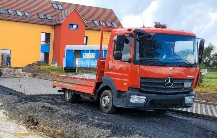 Mercedes-Benz Atego 818 LK 4x2 Atego 818 LK 4x2, Meiller-Kipper, 2 x AHK, Öl - Kravas automašīna pašizgāzējs: foto 2 Mercedes-Benz Atego 818 LK 4x2 Atego 818 LK 4x2, Meiller-Kipper, 2 x AHK, Öl - Kravas automašīna pašizgāzējs: foto 2