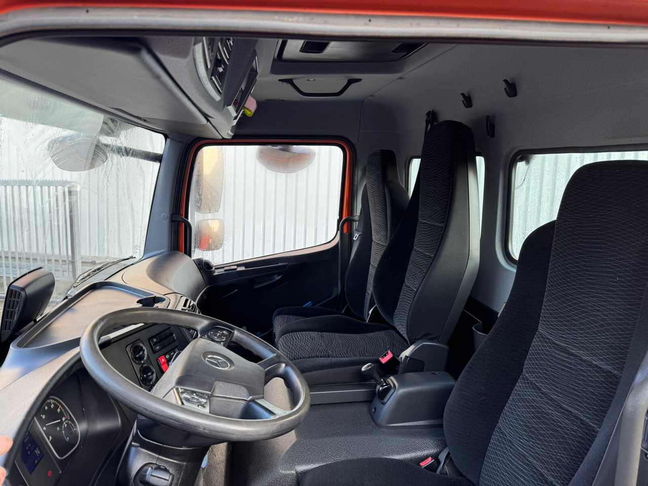 Mercedes-Benz Atego 824 L 4x2 Atego 824 L 4x2, Motorabtrieb, City-Abroller - Pacēlājs ar āķi: foto 4 Mercedes-Benz Atego 824 L 4x2 Atego 824 L 4x2, Motorabtrieb, City-Abroller - Pacēlājs ar āķi: foto 4