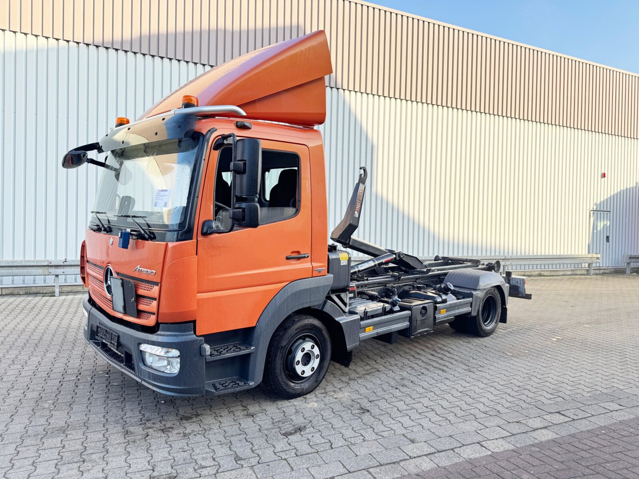 Mercedes-Benz Atego 824 L 4x2 Atego 824 L 4x2, Motorabtrieb, City-Abroller - Pacēlājs ar āķi: foto 1 Mercedes-Benz Atego 824 L 4x2 Atego 824 L 4x2, Motorabtrieb, City-Abroller - Pacēlājs ar āķi: foto 1