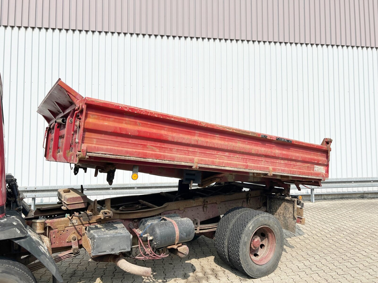 Kravas automašīna pašizgāzējs Mercedes-Benz LK 1117 K 4x2 LK 1117 K 4x2, 6-Zylinder Motor, 2x AHK: foto 13