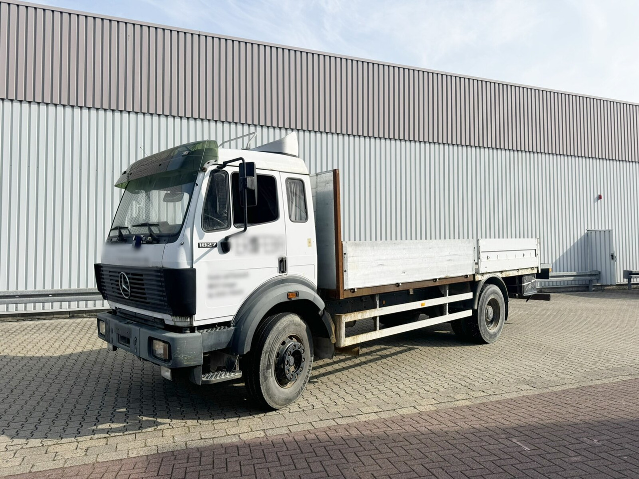 Mercedes-Benz SK 1827L 4x2 SK 1827L 4x2 - Bortu kravas automašīna/ Platforma: foto 1 Mercedes-Benz SK 1827L 4x2 SK 1827L 4x2 - Bortu kravas automašīna/ Platforma: foto 1