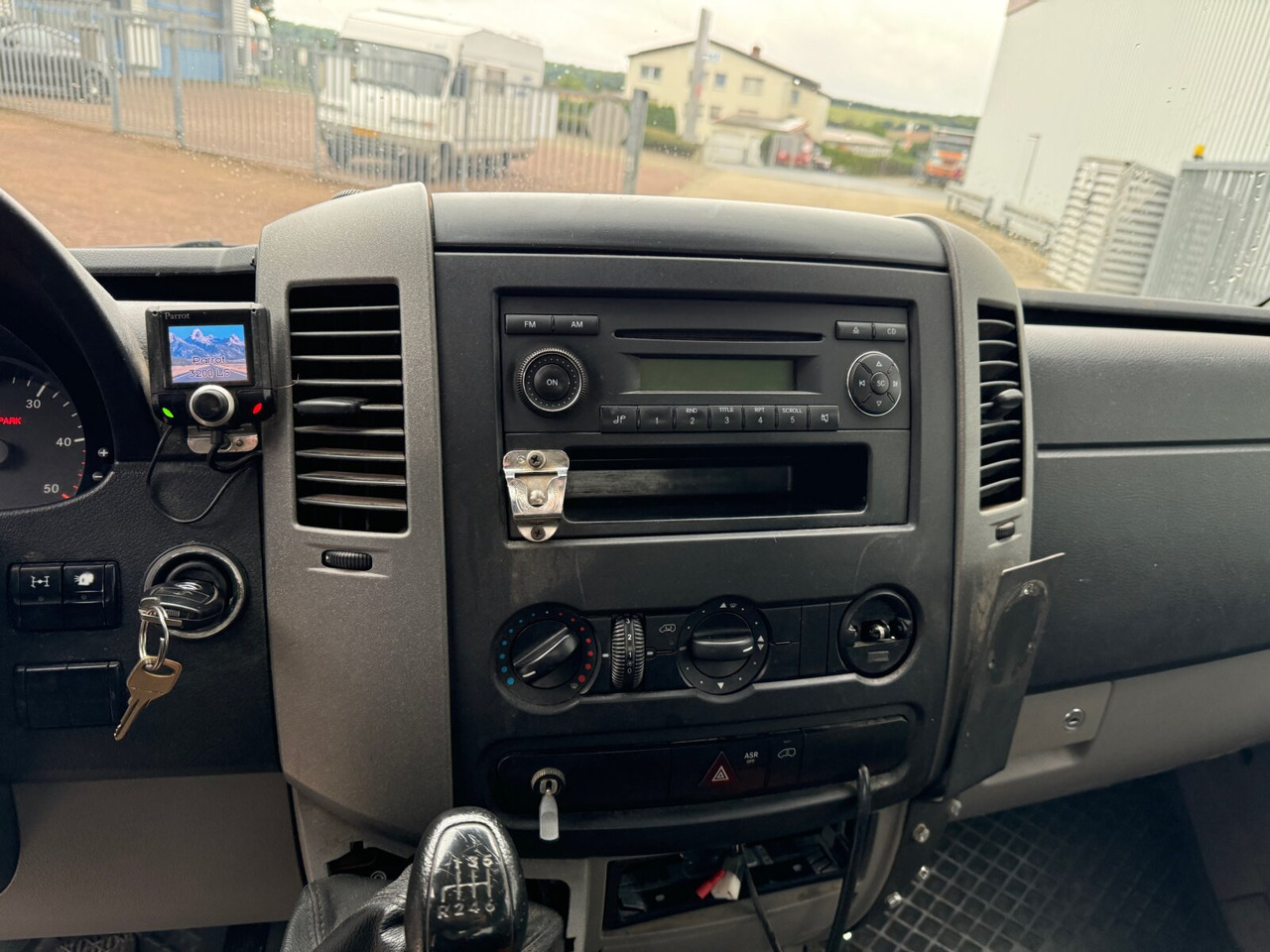 Mercedes-Benz Sprinter 313 CDI 4x4 Doka Sprinter 313 CDI 4x4 Doka, Kipper, AT-Motor! - Automašīna ar kravas platformu, Kravas-pasažieru furgons: foto 3 Mercedes-Benz Sprinter 313 CDI 4x4 Doka Sprinter 313 CDI 4x4 Doka, Kipper, AT-Motor! - Automašīna ar kravas platformu, Kravas-pasažieru furgons: foto 3