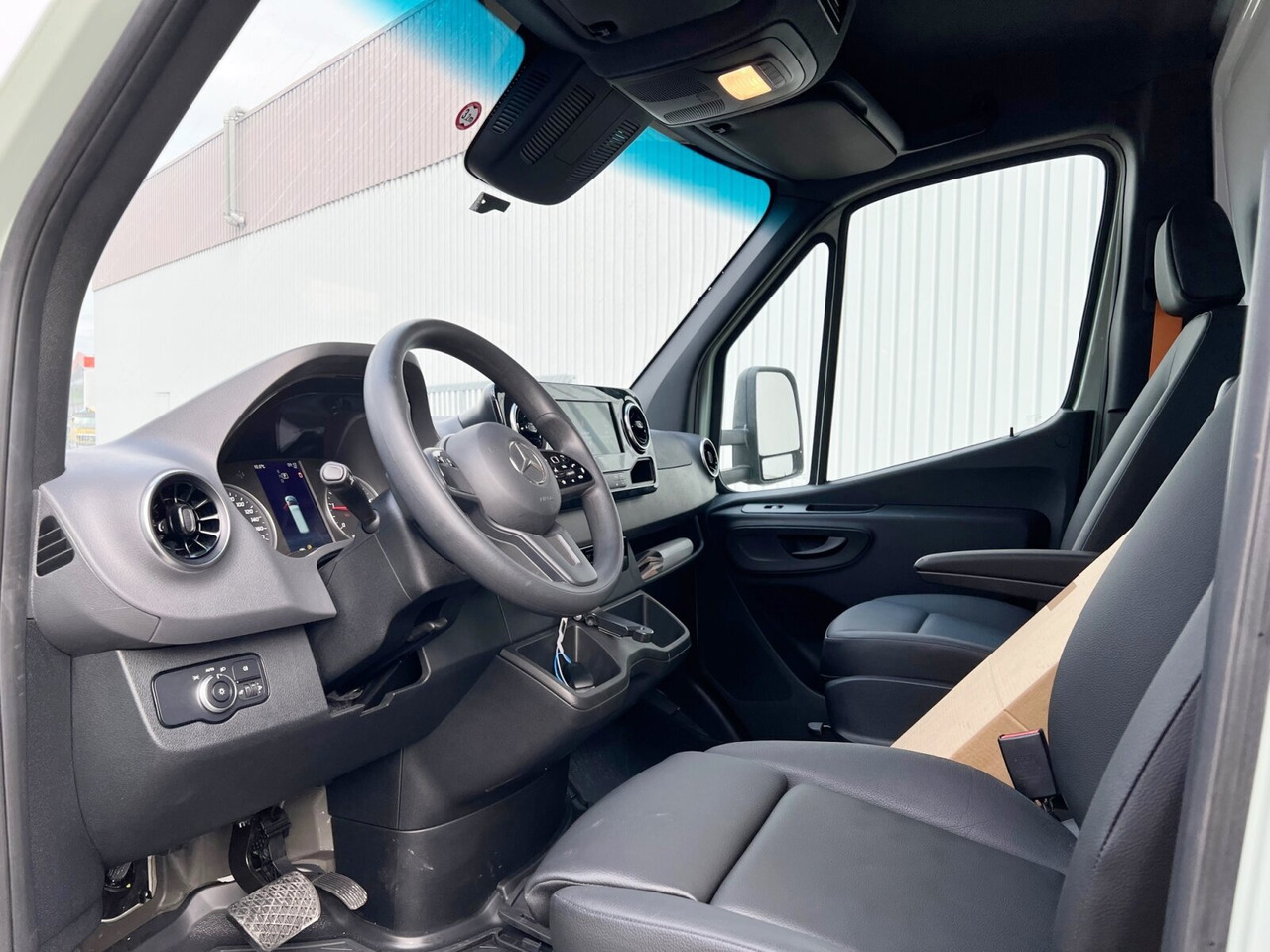 Mercedes-Benz Sprinter 516 FG 4x2 Sprinter 516 FG 4x2, MBUX, Autotransporter Comear - Kravas mikroautobuss: foto 5 Mercedes-Benz Sprinter 516 FG 4x2 Sprinter 516 FG 4x2, MBUX, Autotransporter Comear - Kravas mikroautobuss: foto 5