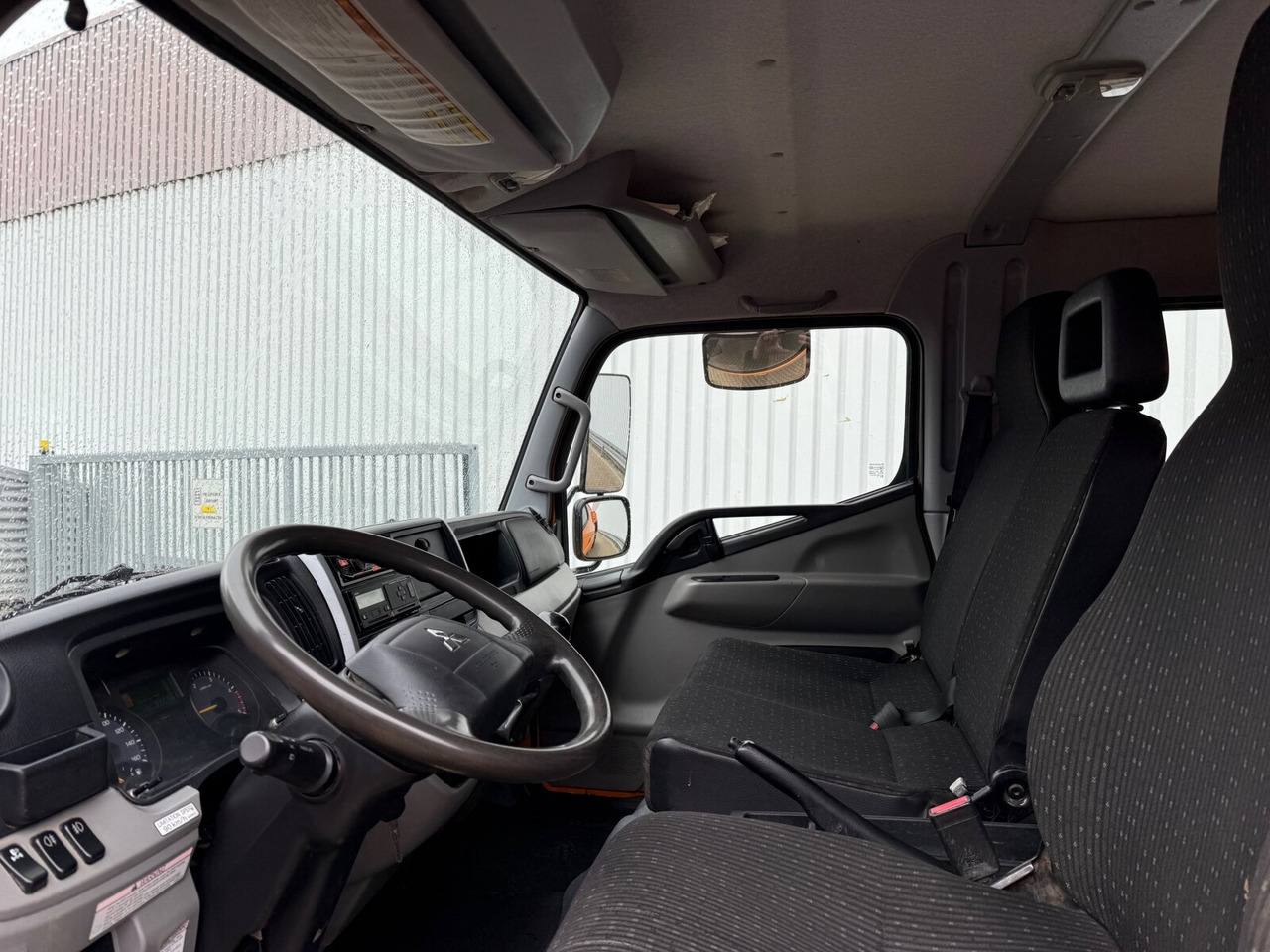 Mitsubishi Fuso 6C18D 4x4 Doka Fuso 6C18D 4x4 Doka - Kravas automašīna pašizgāzējs: foto 2 Mitsubishi Fuso 6C18D 4x4 Doka Fuso 6C18D 4x4 Doka - Kravas automašīna pašizgāzējs: foto 2