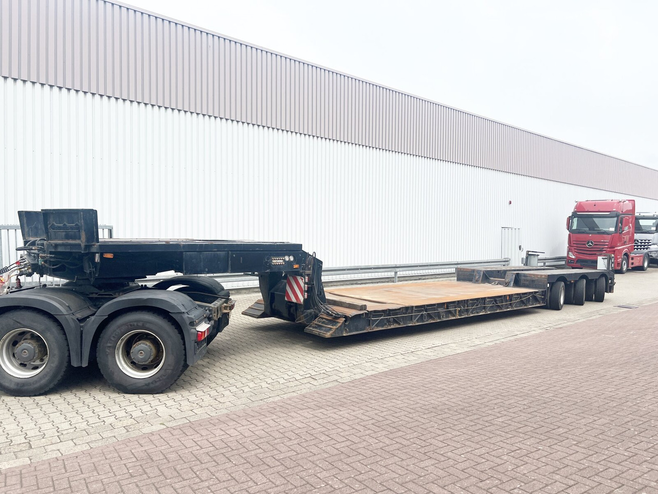 Nooteboom Euro-54-03 Euro-54-03, Schwanenhals abfahrbar, Hydr. Zwangsgelenkt - Puspiekabe zema profila platforma: foto 1 Nooteboom Euro-54-03 Euro-54-03, Schwanenhals abfahrbar, Hydr. Zwangsgelenkt - Puspiekabe zema profila platforma: foto 1