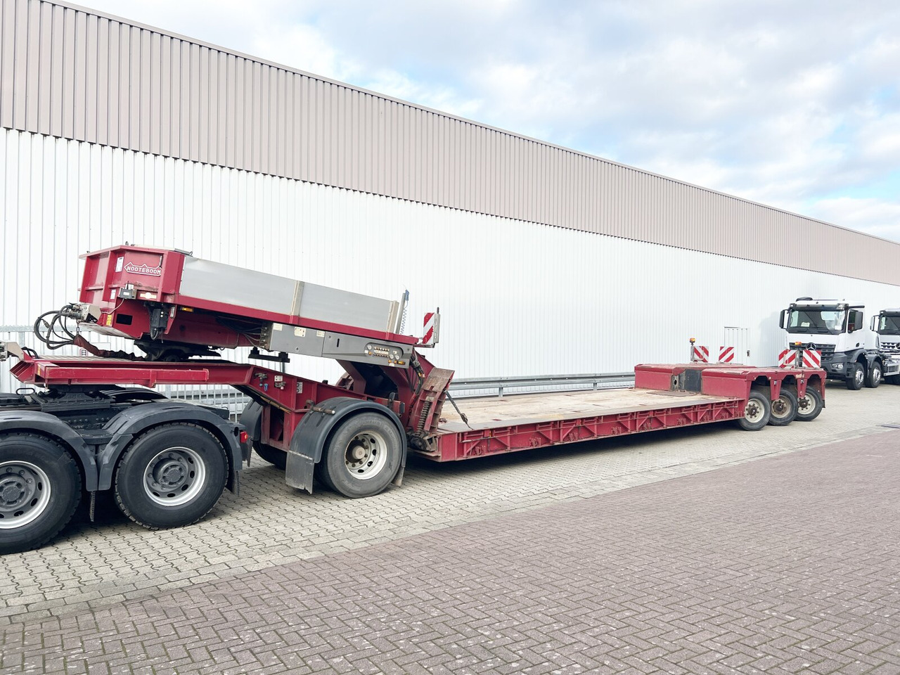Nooteboom Euro-64-13 Euro-64-13, Jeepdolly, Tiefbett, Verbr. auf 3,2m, hydr. Lenkung - Puspiekabe zema profila platforma: foto 1 Nooteboom Euro-64-13 Euro-64-13, Jeepdolly, Tiefbett, Verbr. auf 3,2m, hydr. Lenkung - Puspiekabe zema profila platforma: foto 1