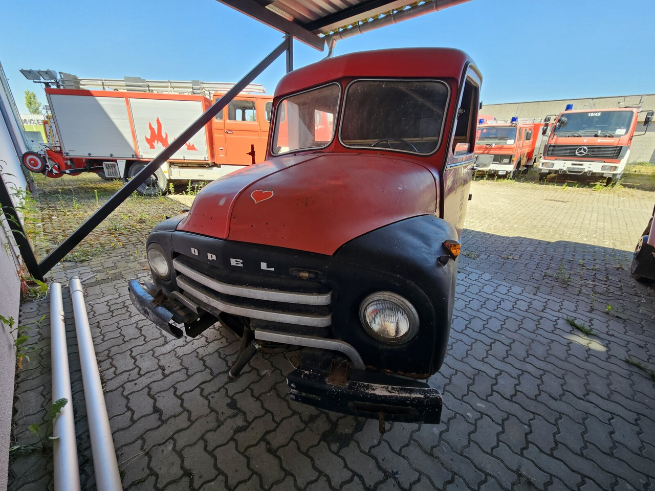 Opel Blitz LF8, Blitz, Oldtimer Feuerwehr, Restaurationsobjekt, Teilespender - Ātrās palīdzības mašīna: foto 1 Opel Blitz LF8, Blitz, Oldtimer Feuerwehr, Restaurationsobjekt, Teilespender - Ātrās palīdzības mašīna: foto 1