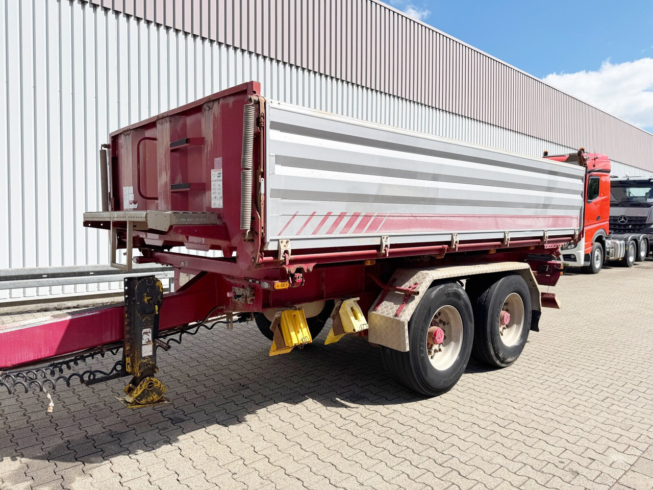 Schwarzmüller TKA-E 18 TKA-E 18, Alu-Bordwände ca. 11m³ - Piekabe: foto 4 Schwarzmüller TKA-E 18 TKA-E 18, Alu-Bordwände ca. 11m³ - Piekabe: foto 4