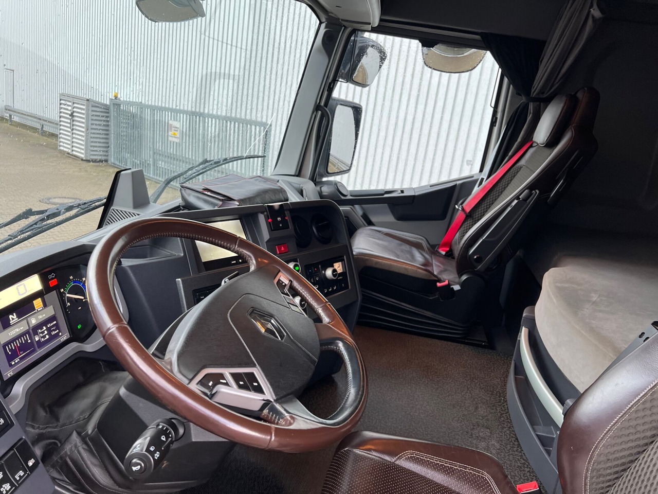 Renault C 520 6x4 C 520 6x4, Retarder, Nebenantrieb - Šasija kravas automašīna: foto 3 Renault C 520 6x4 C 520 6x4, Retarder, Nebenantrieb - Šasija kravas automašīna: foto 3
