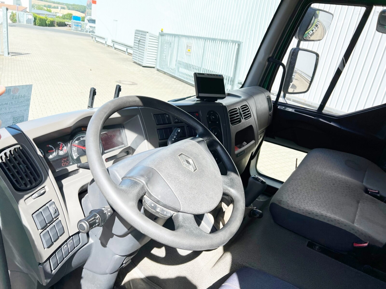 Renault Midlum 220.12 4x2 Midlum 220.12 4x2, BDF verschiedene Größen - Šasija kravas automašīna: foto 2 Renault Midlum 220.12 4x2 Midlum 220.12 4x2, BDF verschiedene Größen - Šasija kravas automašīna: foto 2