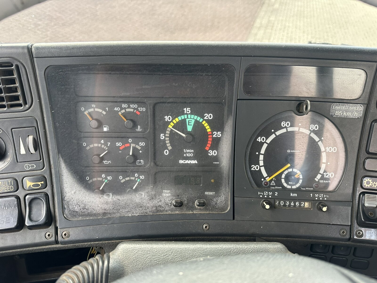 Scania P93 HK 250 6x4L P93 HK 250 6x4L, Abrollkipper - Pacēlājs ar āķi: foto 5 Scania P93 HK 250 6x4L P93 HK 250 6x4L, Abrollkipper - Pacēlājs ar āķi: foto 5