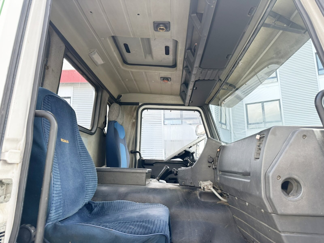 Scania P93 HK 250 6x4L P93 HK 250 6x4L, Abrollkipper - Pacēlājs ar āķi: foto 4 Scania P93 HK 250 6x4L P93 HK 250 6x4L, Abrollkipper - Pacēlājs ar āķi: foto 4