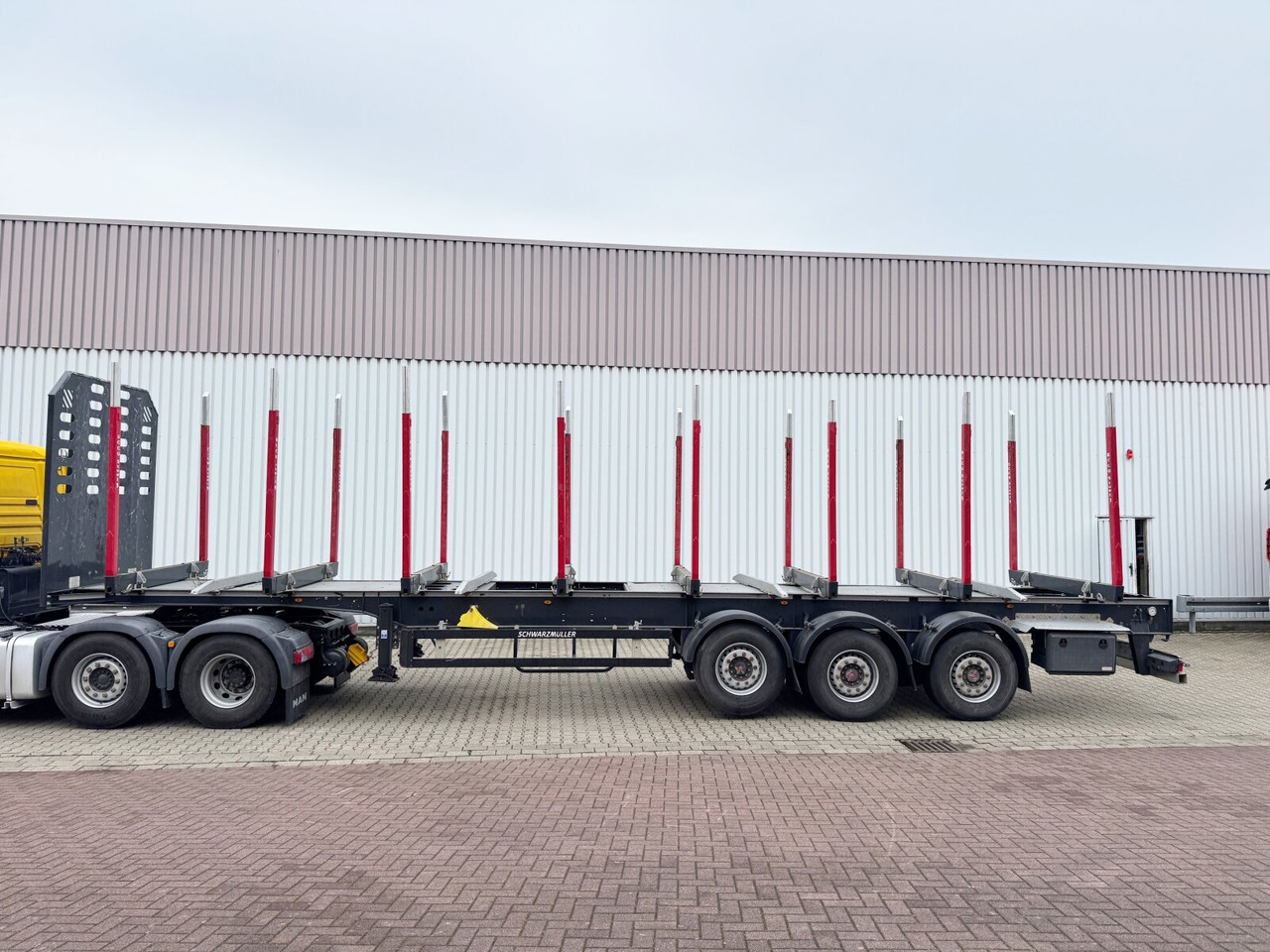 Schwarzmüller 3-Achs Holzauflieger 3-Achs Holzauflieger, Liftachse, MEHRFACH VORHANDEN! - Kokvedēja puspiekabe: foto 4 Schwarzmüller 3-Achs Holzauflieger 3-Achs Holzauflieger, Liftachse, MEHRFACH VORHANDEN! - Kokvedēja puspiekabe: foto 4