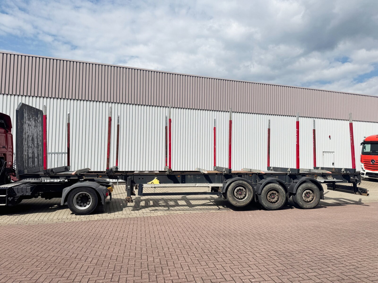 Schwarzmüller 3-Achs Holzauflieger 3-Achs Holzauflieger, Liftachse, MEHRFACH VORHANDEN! - Kokvedēja puspiekabe: foto 2 Schwarzmüller 3-Achs Holzauflieger 3-Achs Holzauflieger, Liftachse, MEHRFACH VORHANDEN! - Kokvedēja puspiekabe: foto 2