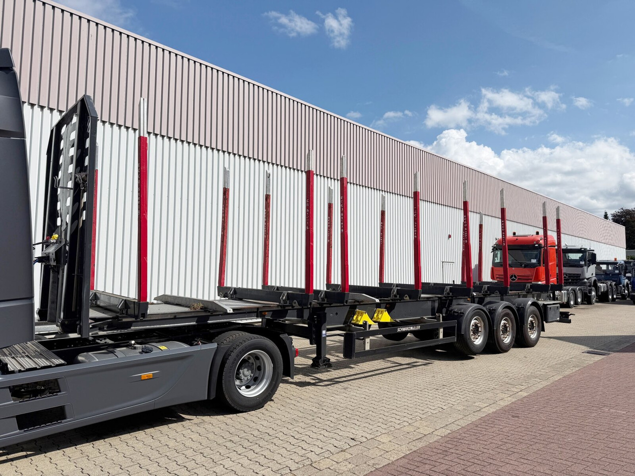 Schwarzmüller 3-Achs Holzauflieger 3-Achs Holzauflieger, Liftachse, MEHRFACH VORHANDEN! - Kokvedēja puspiekabe: foto 1 Schwarzmüller 3-Achs Holzauflieger 3-Achs Holzauflieger, Liftachse, MEHRFACH VORHANDEN! - Kokvedēja puspiekabe: foto 1