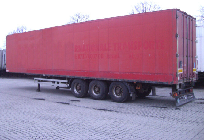 Sommer SG 240-ATX Sommer Kleiderkofferauflieger, 90 cbm - Puspiekabe slēgtā virsbūve: foto 2 Sommer SG 240-ATX Sommer Kleiderkofferauflieger, 90 cbm - Puspiekabe slēgtā virsbūve: foto 2