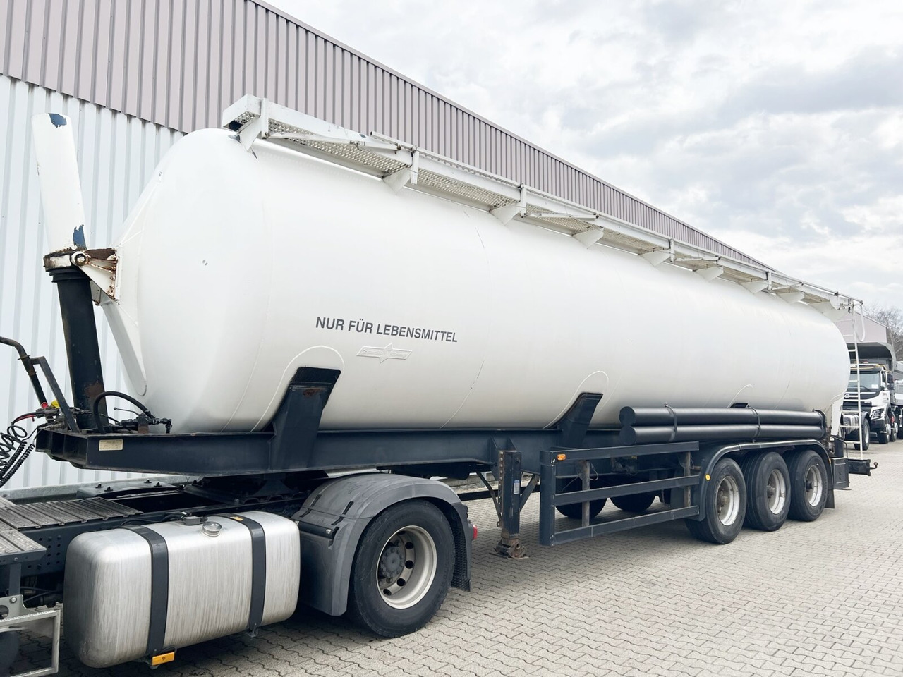 Spitzer SK 2453 ZIC SK 2453 ZIC, Kippsilo ca. 53m³ - Silosa puspiekabe: foto 1 Spitzer SK 2453 ZIC SK 2453 ZIC, Kippsilo ca. 53m³ - Silosa puspiekabe: foto 1