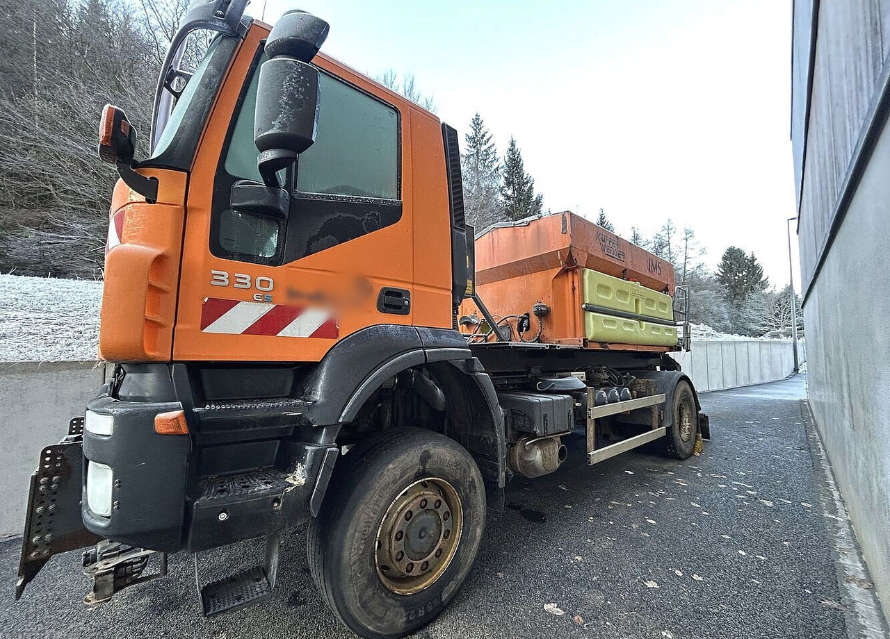 Trakker AD190T33WP 4x4 Trakker AD190T33WP 4x4, Winterdienstausstattung - Pacēlājs ar āķi: foto 2 Trakker AD190T33WP 4x4 Trakker AD190T33WP 4x4, Winterdienstausstattung - Pacēlājs ar āķi: foto 2