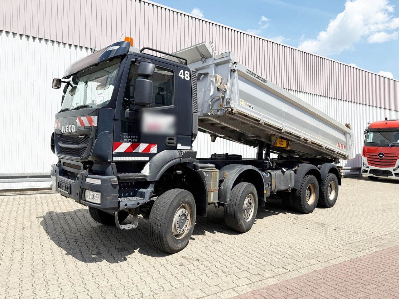 Trakker AD410T45W 8x8 Trakker AD410T45W 8x8 - Kravas automašīna pašizgāzējs: foto 1 Trakker AD410T45W 8x8 Trakker AD410T45W 8x8 - Kravas automašīna pašizgāzējs: foto 1