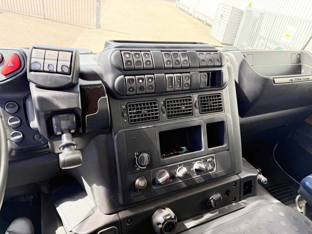 Trakker AT380T45/P 6x4 Trakker AT380T45/P 6x4, EEV - Pacēlājs ar āķi: foto 3 Trakker AT380T45/P 6x4 Trakker AT380T45/P 6x4, EEV - Pacēlājs ar āķi: foto 3