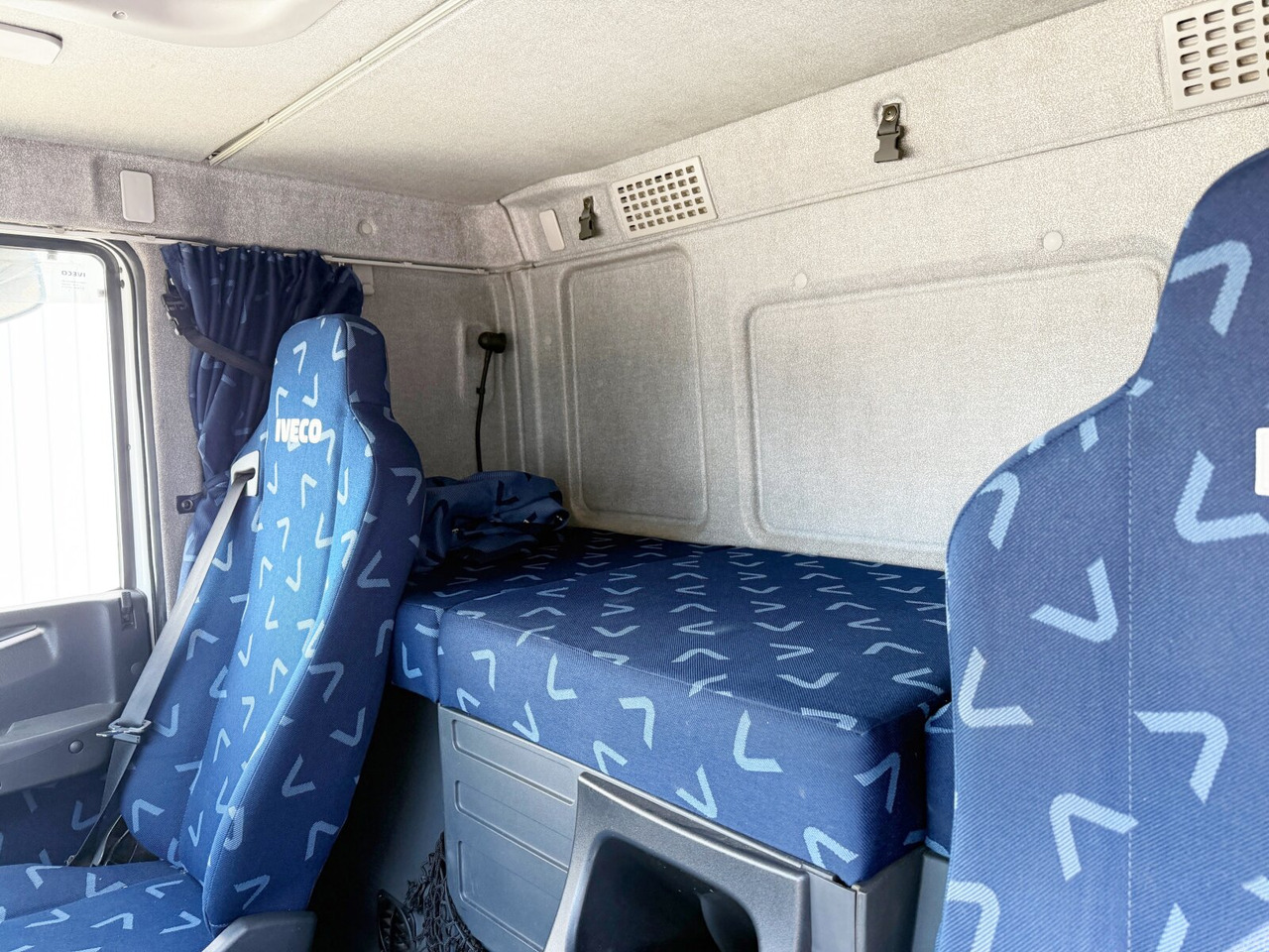 Trakker AT380T45/P 6x4 Trakker AT380T45/P 6x4, EEV - Pacēlājs ar āķi: foto 4 Trakker AT380T45/P 6x4 Trakker AT380T45/P 6x4, EEV - Pacēlājs ar āķi: foto 4