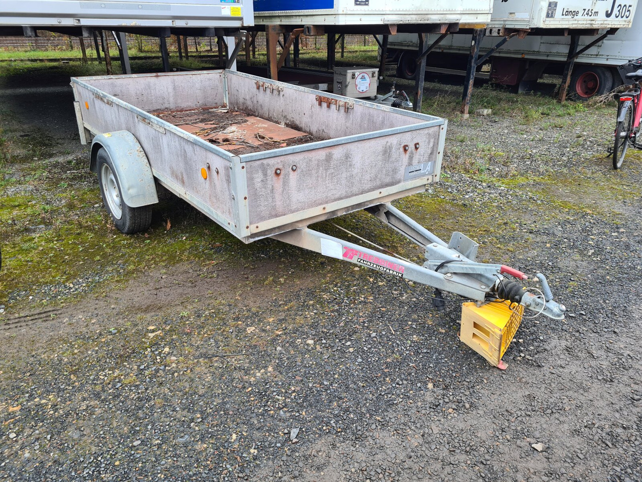 Trebbiner Anh Pritsche TREBBINER FAHRZEUGWERK, 1.500 kg - Auto piekabe: foto 1 Trebbiner Anh Pritsche TREBBINER FAHRZEUGWERK, 1.500 kg - Auto piekabe: foto 1