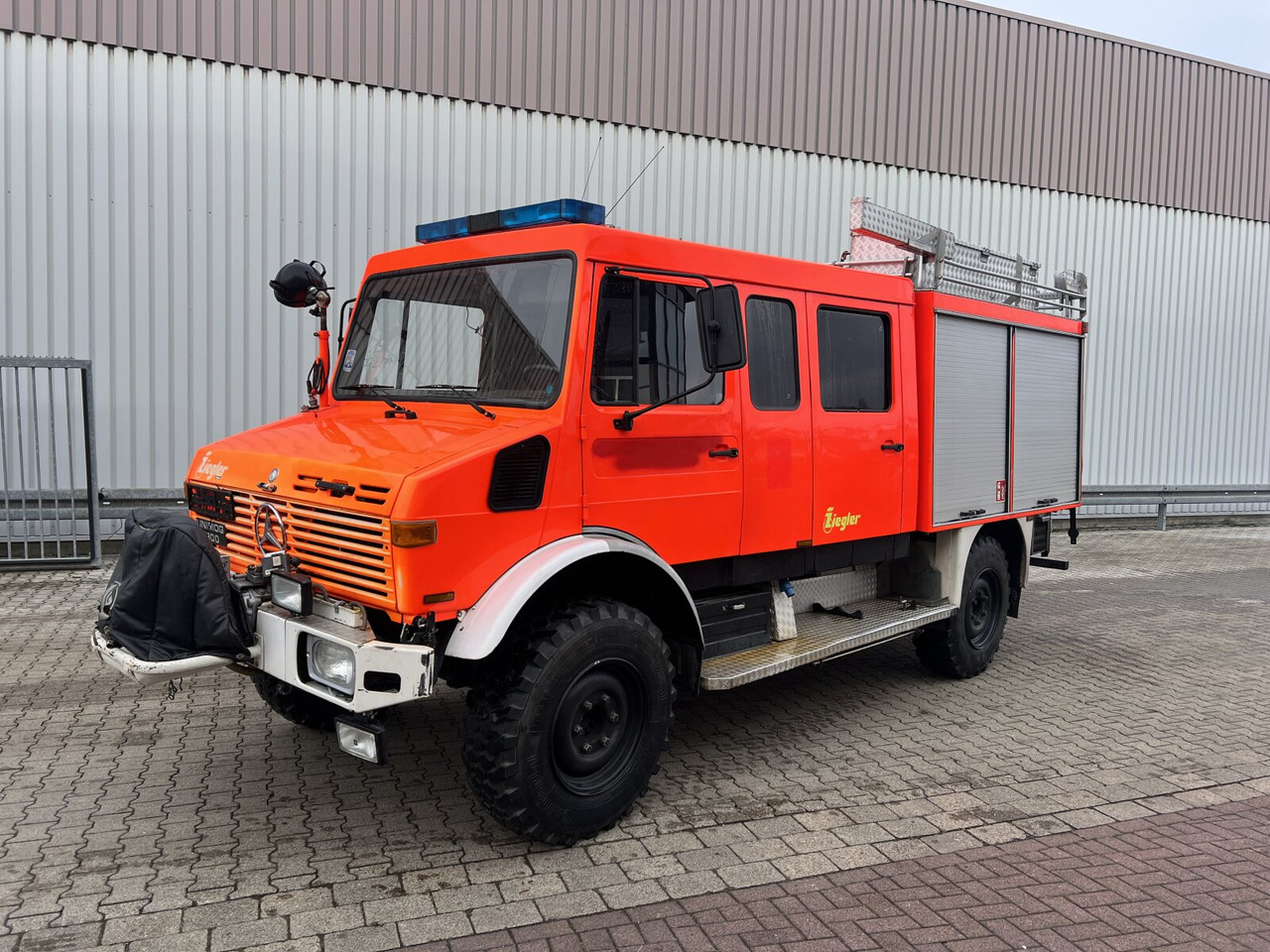 Unimog U 1300 L 4x4 Doka U 1300 L 4x4 Doka, LF8 - Ātrās palīdzības mašīna: foto 1 Unimog U 1300 L 4x4 Doka U 1300 L 4x4 Doka, LF8 - Ātrās palīdzības mašīna: foto 1