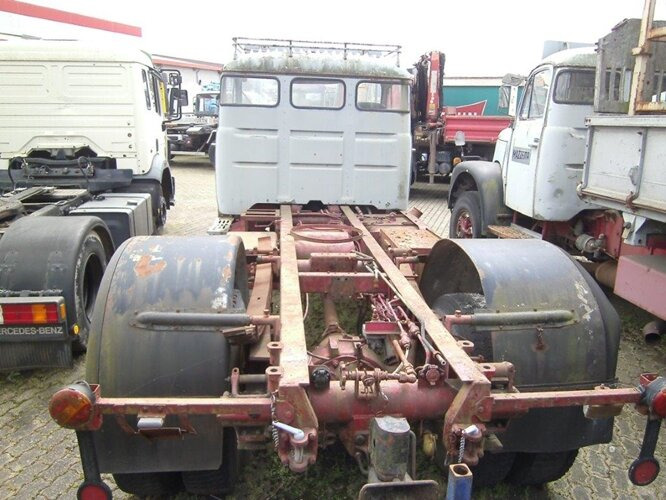 V5 4x2 Saurer V5 4x2 - Šasija kravas automašīna: foto 4 V5 4x2 Saurer V5 4x2 - Šasija kravas automašīna: foto 4