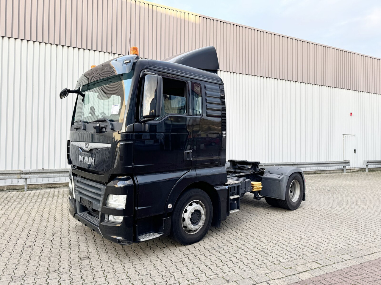MAN TGX 18.420 4x2 BLS TGX 18.420 4X2 BLS, Retarder - Vilcējs: foto 1 MAN TGX 18.420 4x2 BLS TGX 18.420 4X2 BLS, Retarder - Vilcējs: foto 1