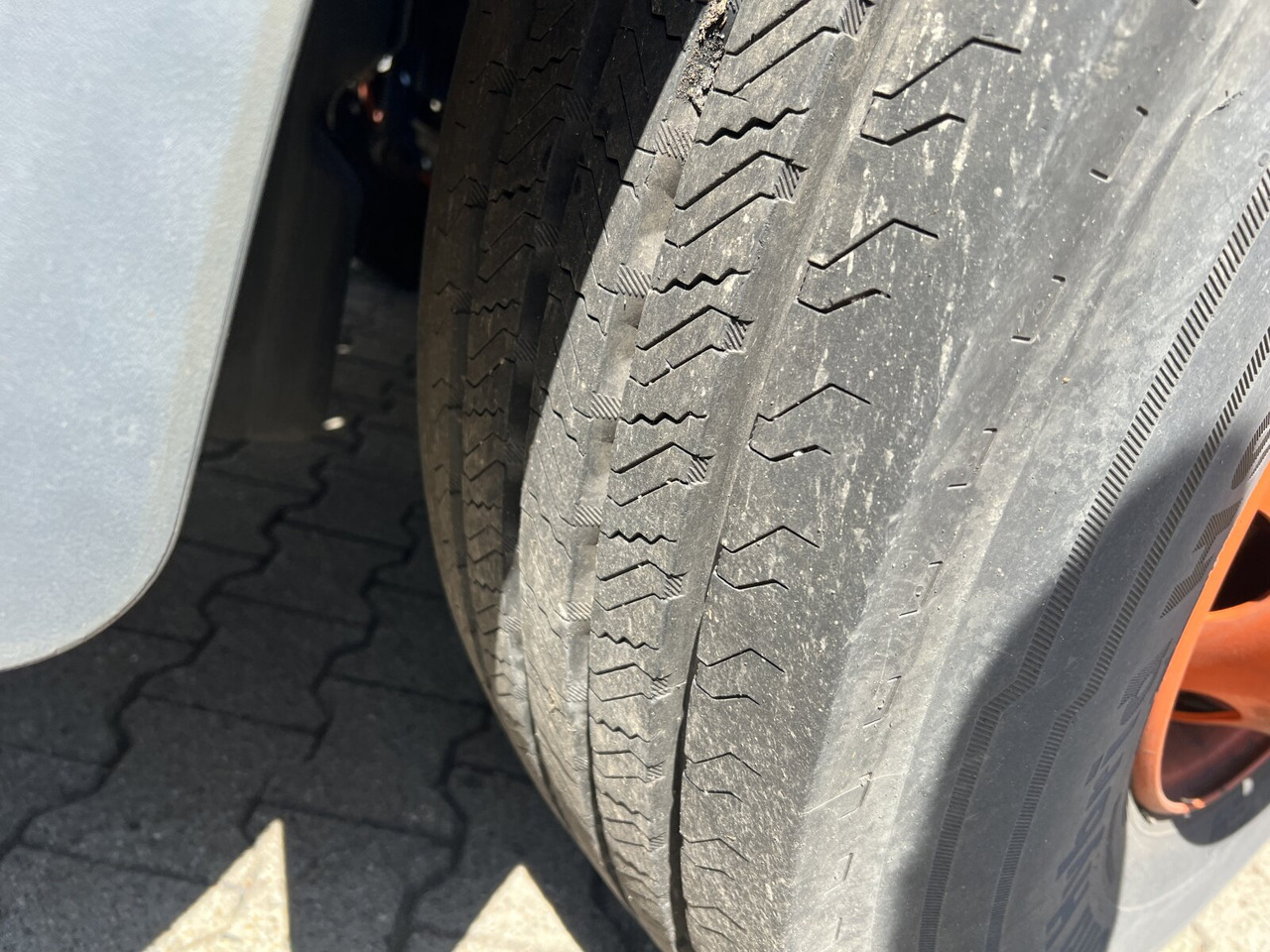 MAN TGX 26.500 6X2/4 BLS TGX 26.500 6X2/4 BLS, Intarder, Vorlauflenk-/lift, XXL-Fahrerhaus, 70t - Vilcējs: foto 3 MAN TGX 26.500 6X2/4 BLS TGX 26.500 6X2/4 BLS, Intarder, Vorlauflenk-/lift, XXL-Fahrerhaus, 70t - Vilcējs: foto 3