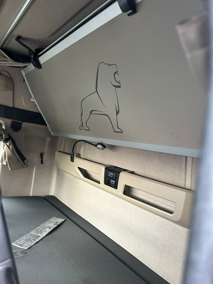 MAN TGX 33.580 6x4 BB TGX 33.580 6x4 BB, Retarder, zZGG 150.000kg - Vilcējs: foto 3 MAN TGX 33.580 6x4 BB TGX 33.580 6x4 BB, Retarder, zZGG 150.000kg - Vilcējs: foto 3