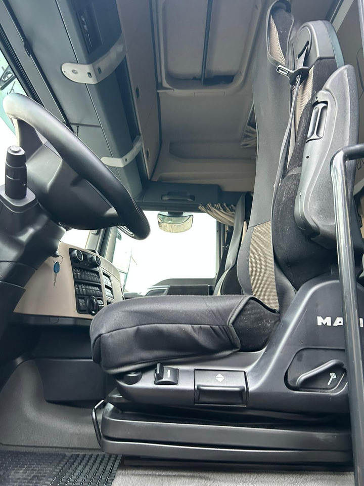 MAN TGX 33.580 6x4 BB TGX 33.580 6x4 BB, Retarder, zZGG 150.000kg - Vilcējs: foto 5 MAN TGX 33.580 6x4 BB TGX 33.580 6x4 BB, Retarder, zZGG 150.000kg - Vilcējs: foto 5