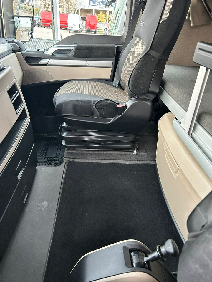 MAN TGX 33.580 6x4 BB TGX 33.580 6x4 BB, Retarder, zZGG 150.000kg - Vilcējs: foto 4 MAN TGX 33.580 6x4 BB TGX 33.580 6x4 BB, Retarder, zZGG 150.000kg - Vilcējs: foto 4