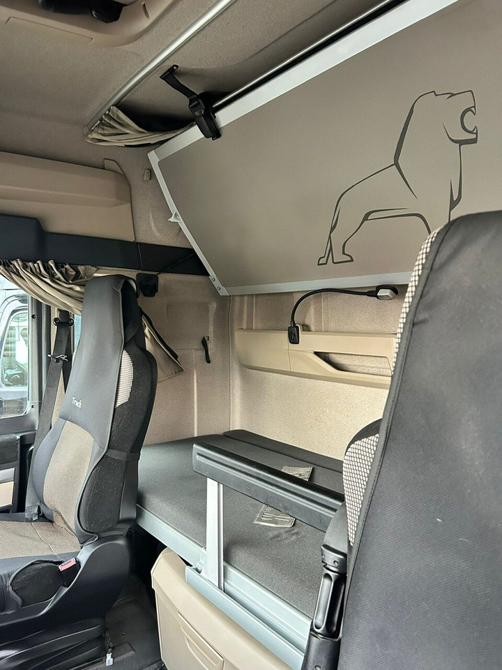 MAN TGX 33.640 6x4 BB TGX 33.640 6x4 BB, Retarder, zZGG 180.000kg - Vilcējs: foto 4 MAN TGX 33.640 6x4 BB TGX 33.640 6x4 BB, Retarder, zZGG 180.000kg - Vilcējs: foto 4