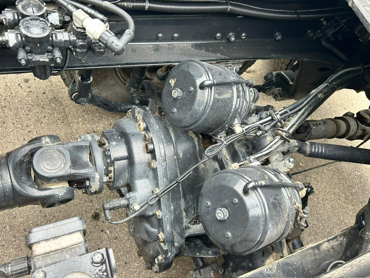 MAN TGX 33.640 6x4 BB TGX 33.640 6x4 BB, Retarder, zZGG 180.000kg - Vilcējs: foto 2 MAN TGX 33.640 6x4 BB TGX 33.640 6x4 BB, Retarder, zZGG 180.000kg - Vilcējs: foto 2