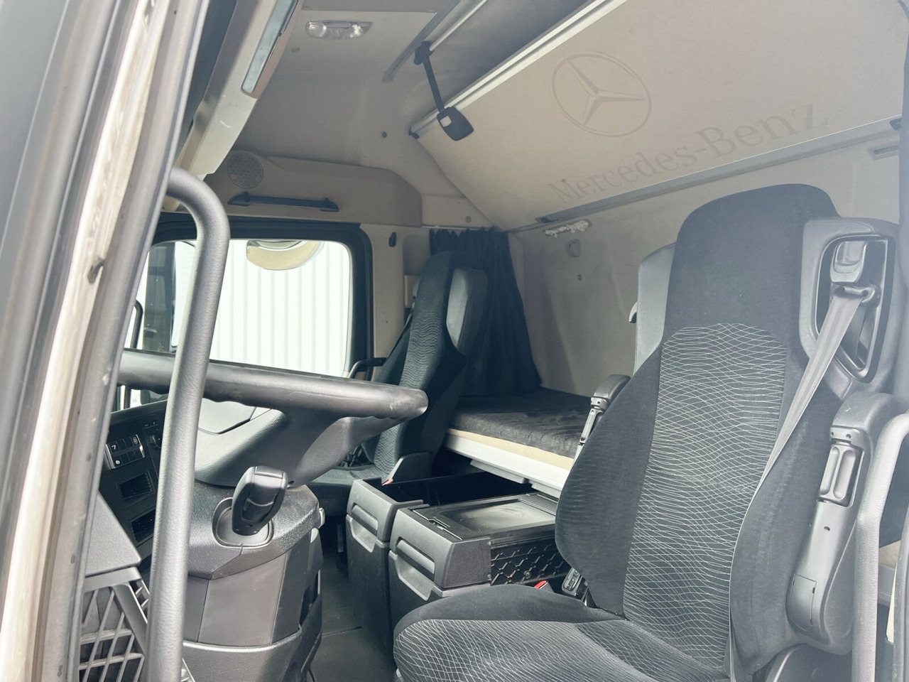 Mercedes-Benz Actros 1842 LS 4x2 Actros 1842 LS 4x2, 7x VORHANDEN - Vilcējs: foto 3 Mercedes-Benz Actros 1842 LS 4x2 Actros 1842 LS 4x2, 7x VORHANDEN - Vilcējs: foto 3