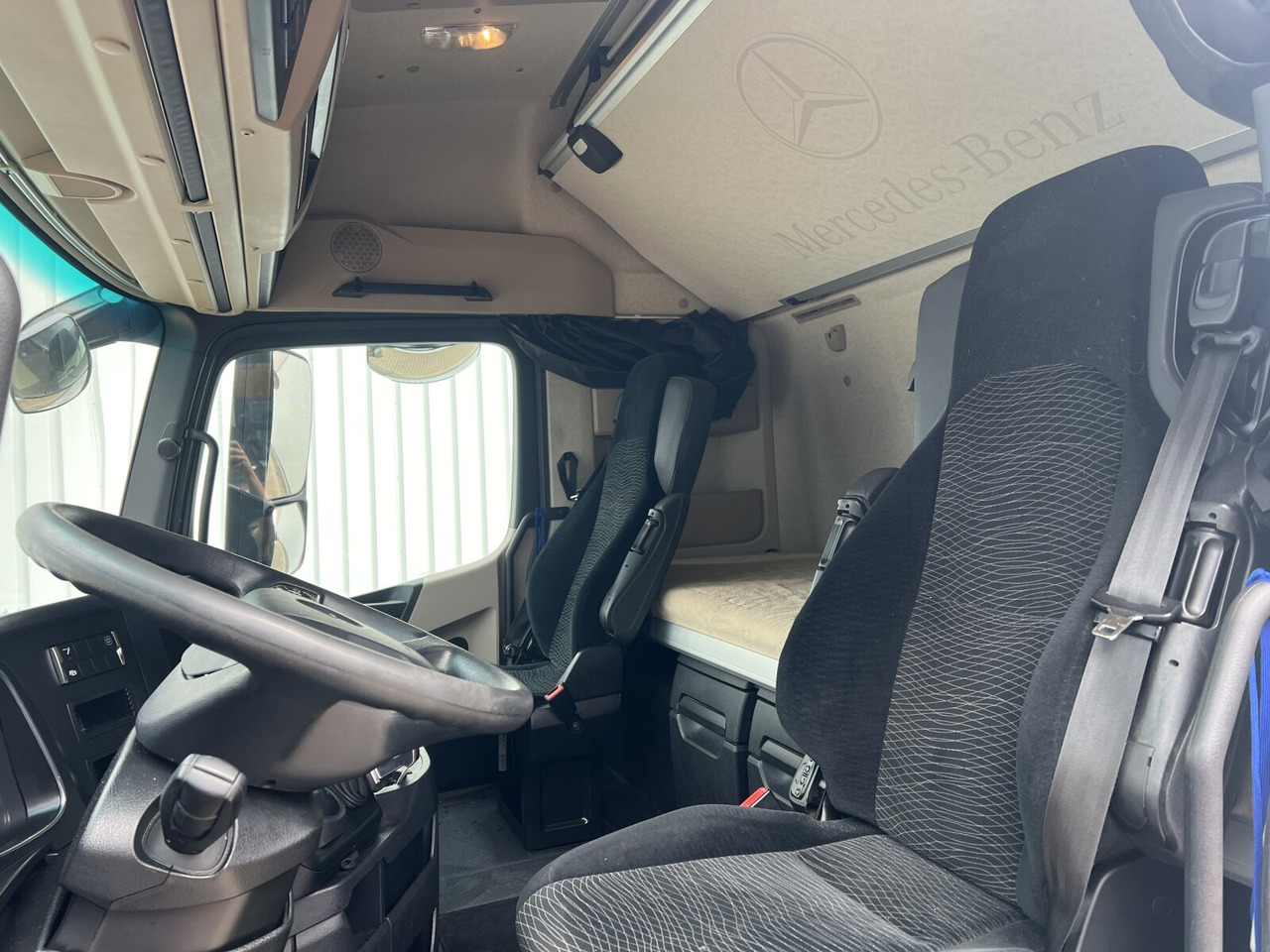 Mercedes-Benz Actros 1843 LS 4x2 Actros 1843 LS 4x2, Retarder - Vilcējs: foto 4 Mercedes-Benz Actros 1843 LS 4x2 Actros 1843 LS 4x2, Retarder - Vilcējs: foto 4
