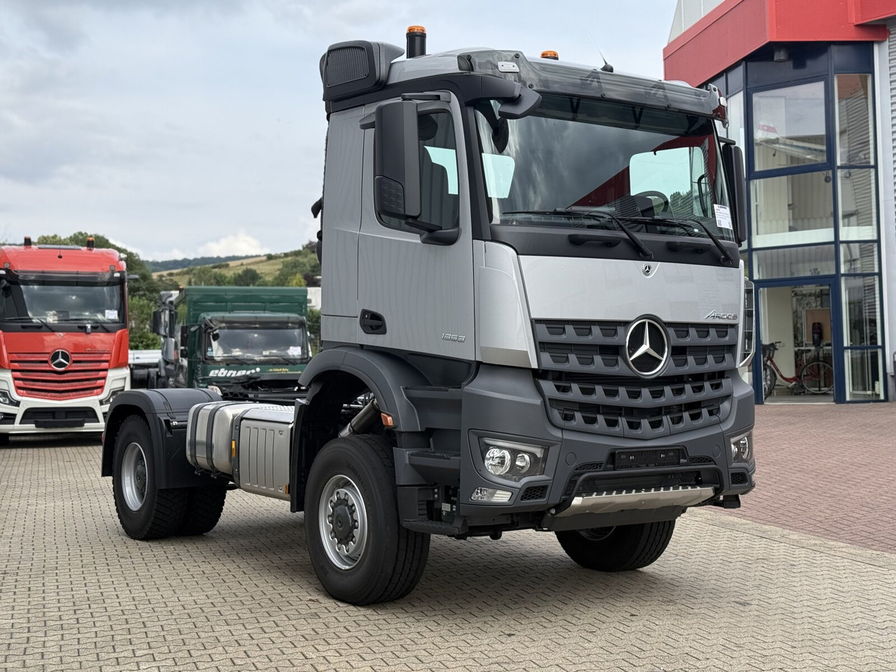 Jaunā Vilcējs Mercedes-Benz Arocs 1853 AS 4x4 Arocs 1853 AS 4x4, Retarder, MultimediaCockpit, Navi: foto 10