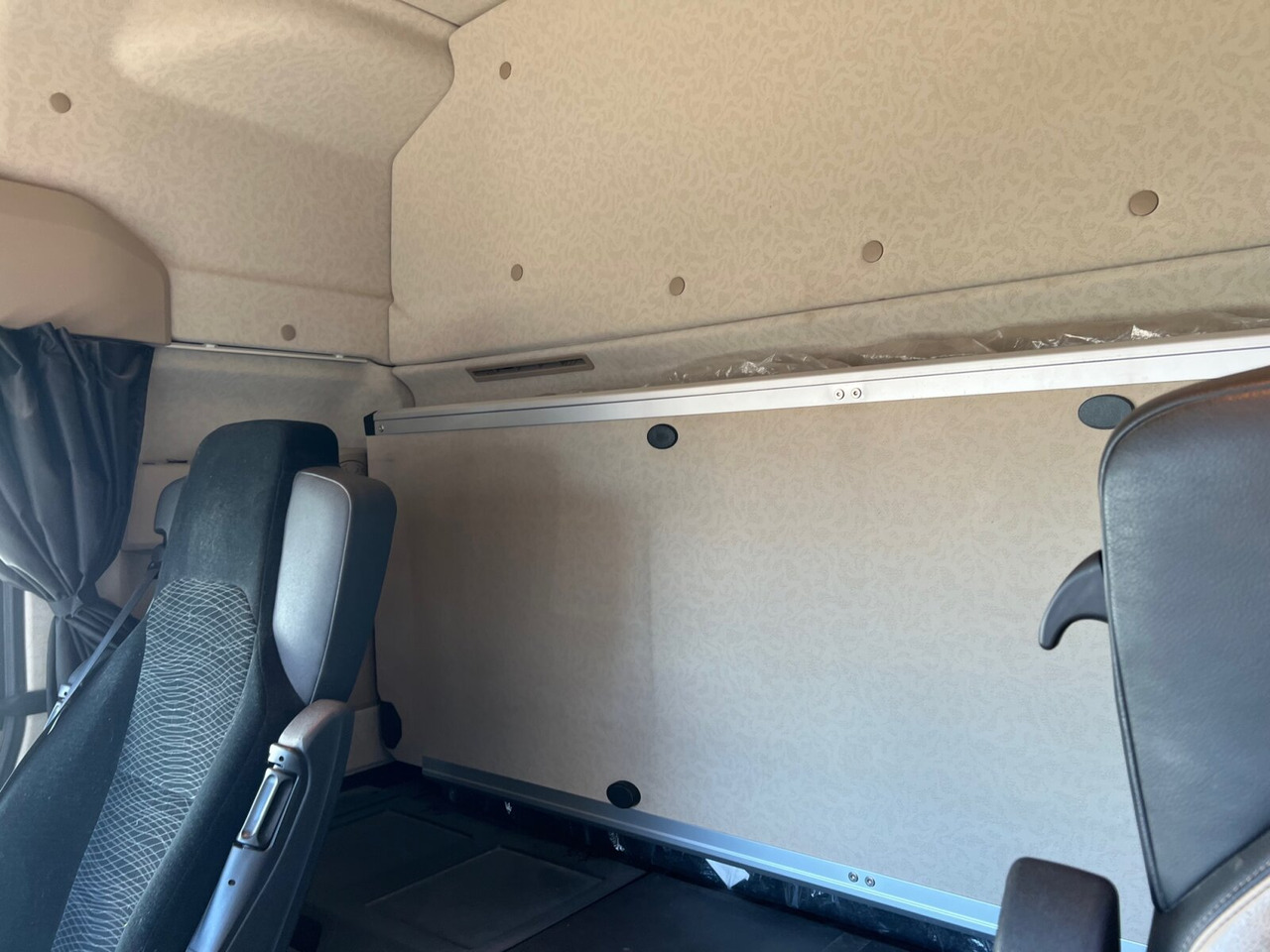 Mercedes-Benz Arocs 3358 LS 6x4 Arocs 3358 LS 6x4, Retarder, StreamSpace, Bi-Xenon, Hydraulik - Vilcējs: foto 5 Mercedes-Benz Arocs 3358 LS 6x4 Arocs 3358 LS 6x4, Retarder, StreamSpace, Bi-Xenon, Hydraulik - Vilcējs: foto 5