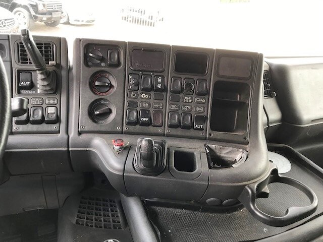 Scania R124 L 420 4x2 R124 L 420 4x2, Retarder, Hydraulik - Vilcējs: foto 5 Scania R124 L 420 4x2 R124 L 420 4x2, Retarder, Hydraulik - Vilcējs: foto 5