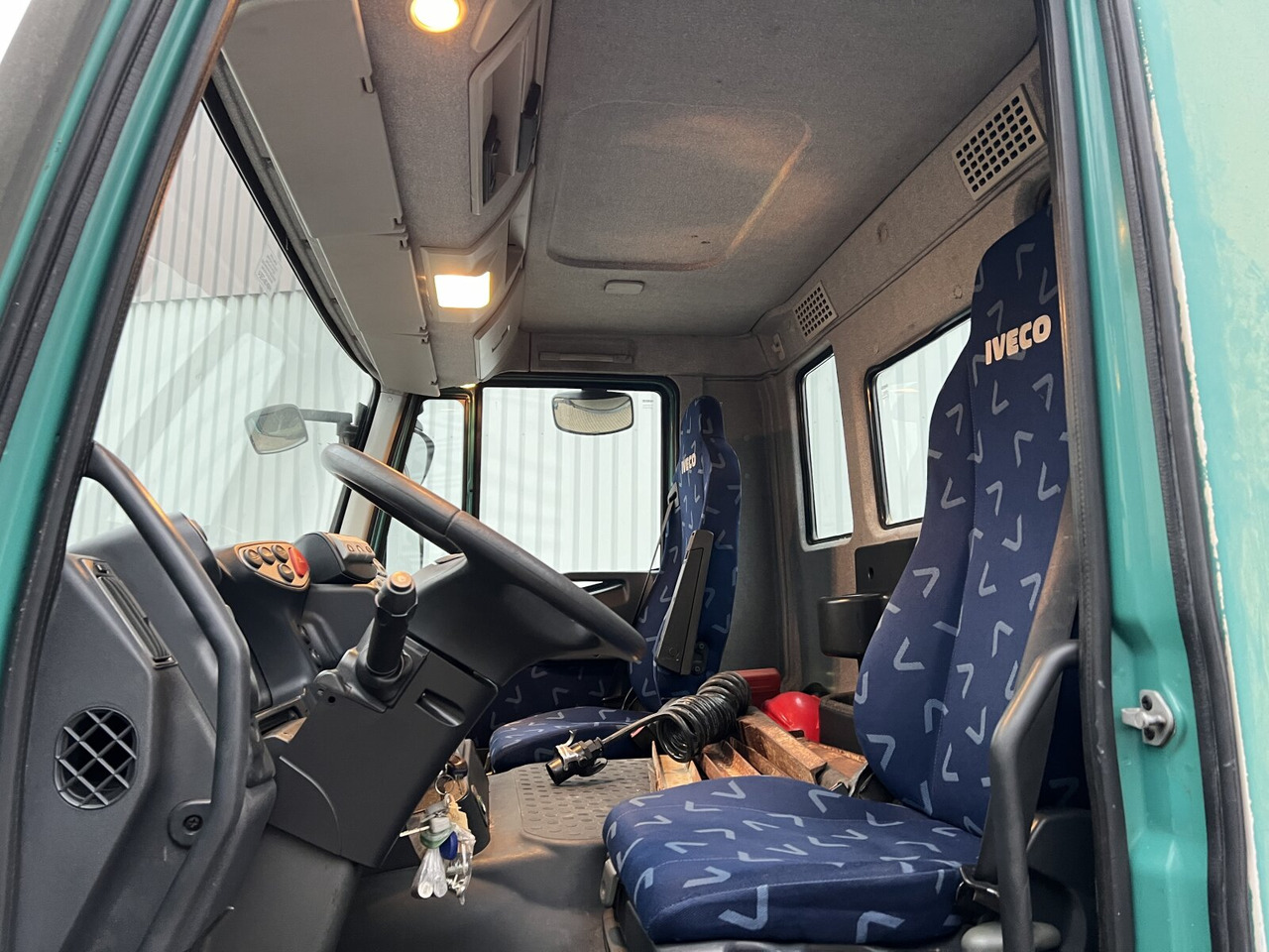 Interior photo 1: Vilcējs Stralis AD440S42T/P 4x2 Stralis AD440X42T/P 4x2, Ex-