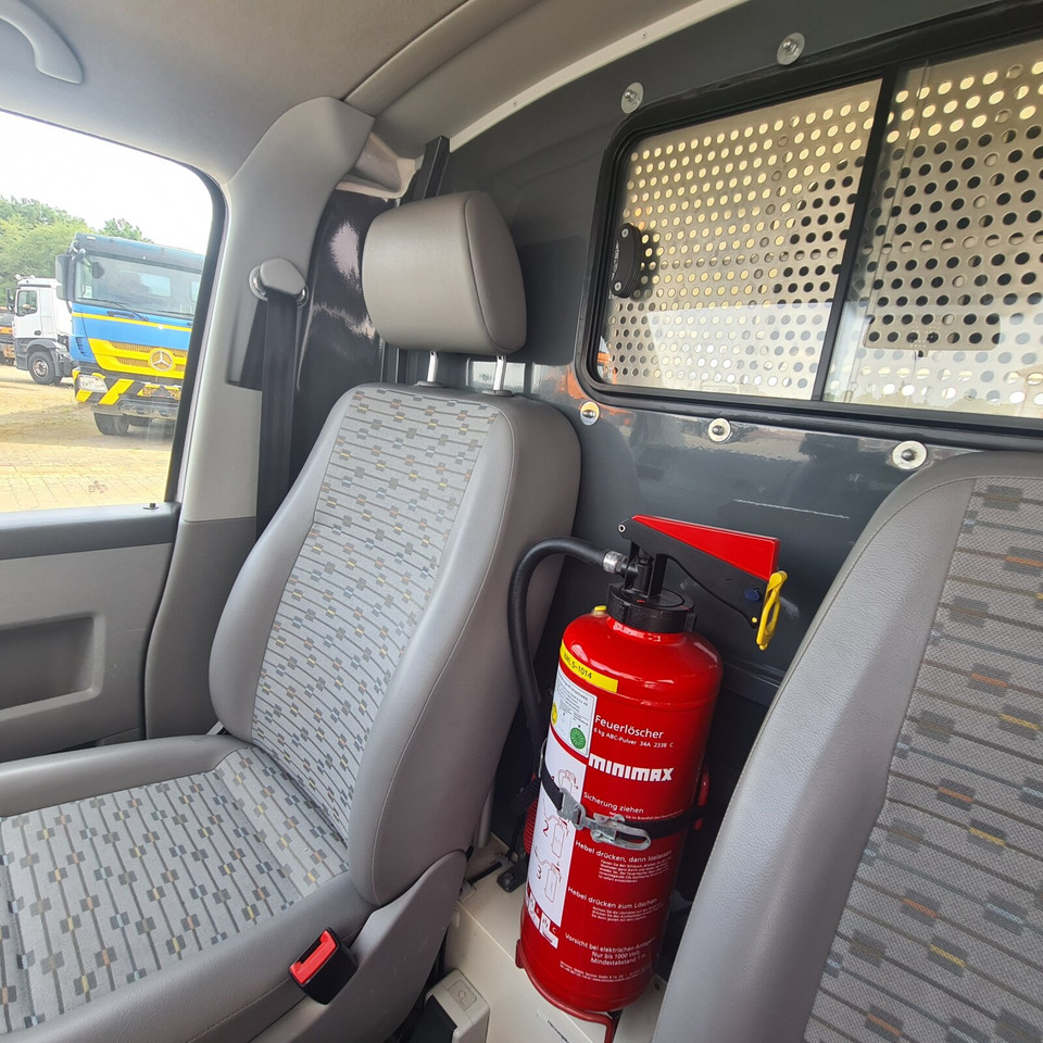 Volkswagen T5 2.0 TDI T5 2.0 TDI, Krankenwagen - Ātrās palīdzības mašīna: foto 2 Volkswagen T5 2.0 TDI T5 2.0 TDI, Krankenwagen - Ātrās palīdzības mašīna: foto 2