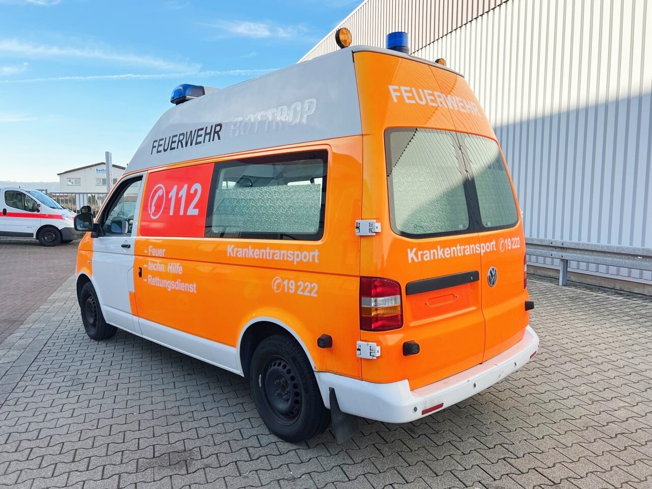 Volkswagen T5 2.5 TDI 4x2 T5 2.5 TDI 4x2, Krankenwagen - Ātrās palīdzības mašīna: foto 3 Volkswagen T5 2.5 TDI 4x2 T5 2.5 TDI 4x2, Krankenwagen - Ātrās palīdzības mašīna: foto 3