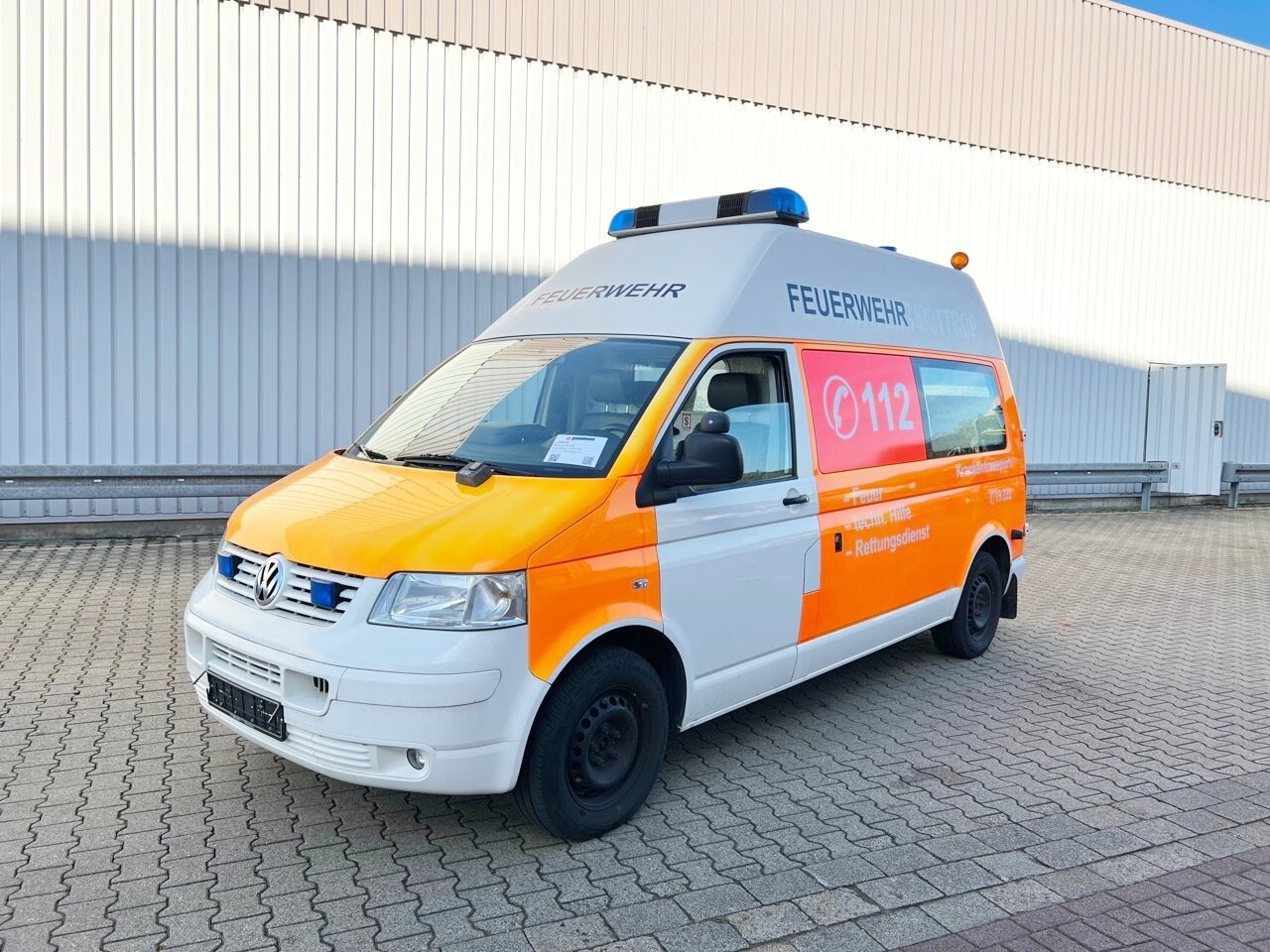Volkswagen T5 2.5 TDI 4x2 T5 2.5 TDI 4x2, Krankenwagen - Ātrās palīdzības mašīna: foto 1 Volkswagen T5 2.5 TDI 4x2 T5 2.5 TDI 4x2, Krankenwagen - Ātrās palīdzības mašīna: foto 1