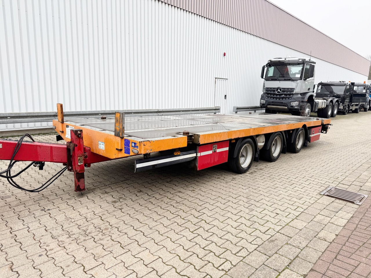 ZHP 24-32 RUFA ZHP 24-32, TwistLock-Verriegelungen, Verzinkt - Bortu piekabe/ Platforma: foto 1 ZHP 24-32 RUFA ZHP 24-32, TwistLock-Verriegelungen, Verzinkt - Bortu piekabe/ Platforma: foto 1