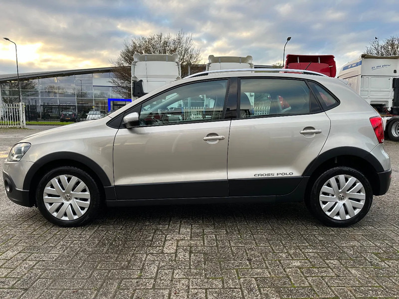 Volkswagen Polo 1.2 TSI CROSS + AUTOMATIC + 101.474 KM + APK/TUV - Hečbeks: foto 2 Volkswagen Polo 1.2 TSI CROSS + AUTOMATIC + 101.474 KM + APK/TUV - Hečbeks: foto 2