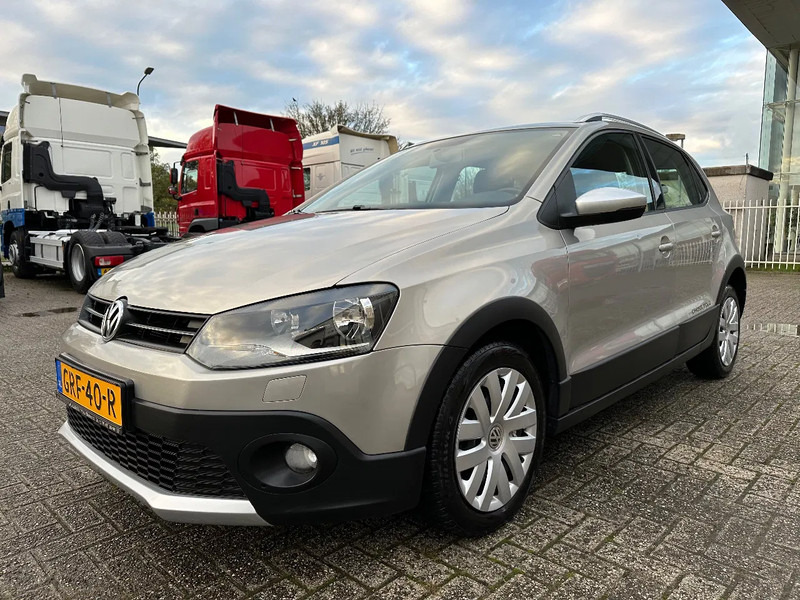 Volkswagen Polo 1.2 TSI CROSS + AUTOMATIC + 101.474 KM + APK/TUV - Hečbeks: foto 1 Volkswagen Polo 1.2 TSI CROSS + AUTOMATIC + 101.474 KM + APK/TUV - Hečbeks: foto 1